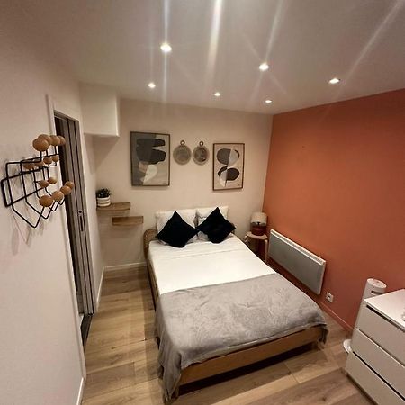 Modern And Warm Fully Renovated Split Level Apart Steps Away From The Grands Boulevard Lejlighed Paris Eksteriør billede