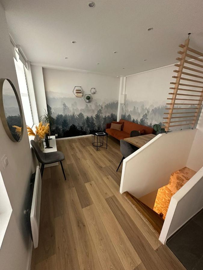 Modern And Warm Fully Renovated Split Level Apart Steps Away From The Grands Boulevard Lejlighed Paris Eksteriør billede