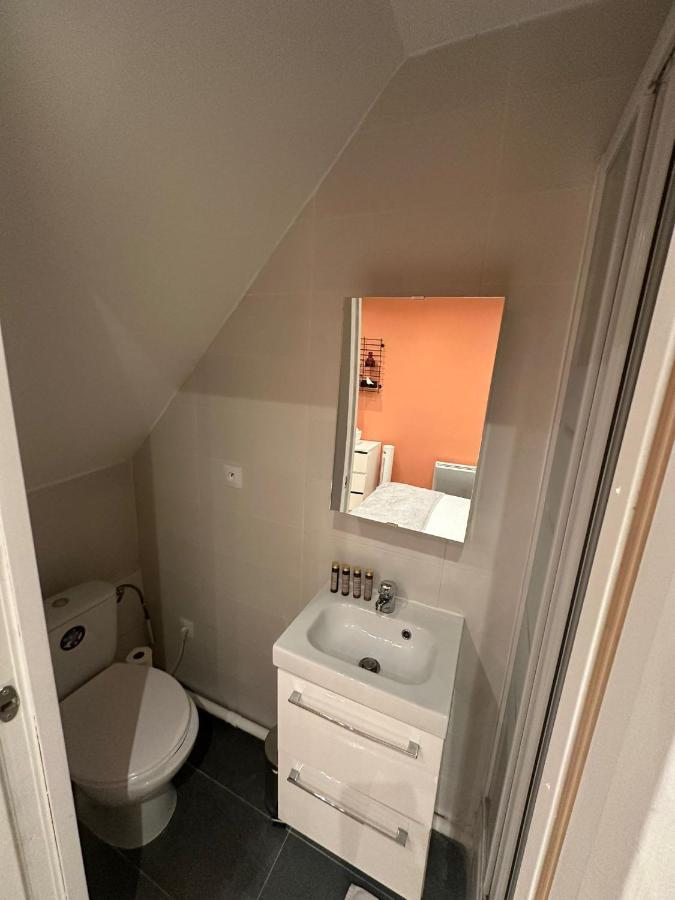 Modern And Warm Fully Renovated Split Level Apart Steps Away From The Grands Boulevard Lejlighed Paris Eksteriør billede